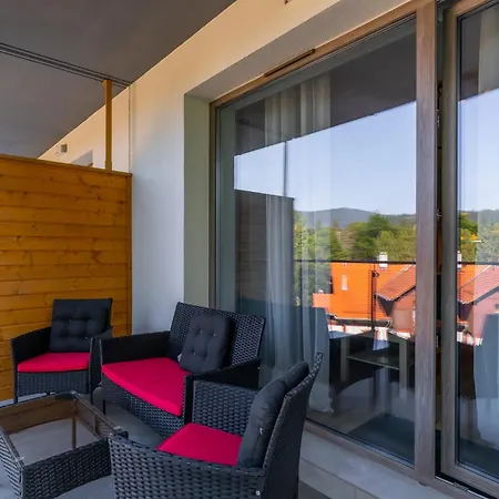 Izerka Z Basenem I Sauna - Stone Hill 아파트
