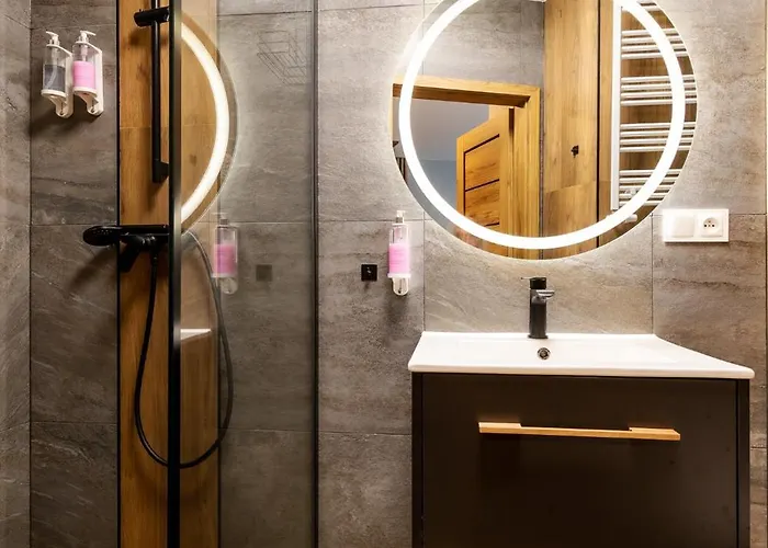 Izerka Z Basenem I Sauna - Stone Hill 스클라르스카포렘바