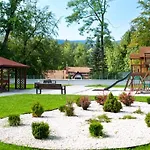 Izerka Z Basenem I Sauna - Stone Hill Апартаменты *
