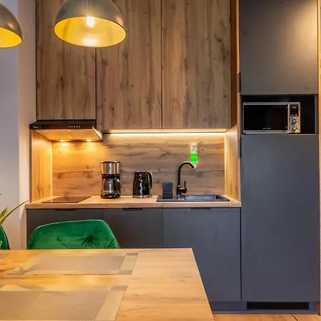 Izerka Z Basenem I Sauna - Stone Hill شقة شكلارسكا بوريبا